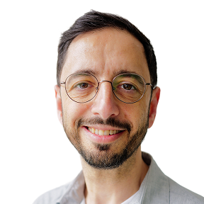 Özgür Ay